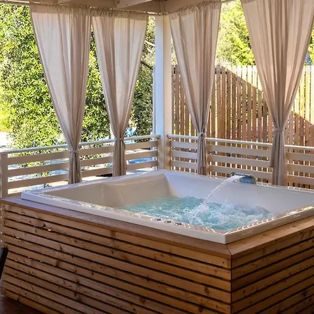 Tina Aldeamento Turístico