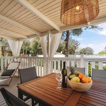 Aldeamento Turístico Tina