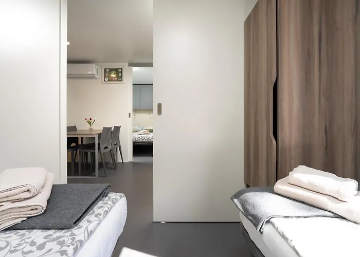 홀리데이파크 Tina 브르사르