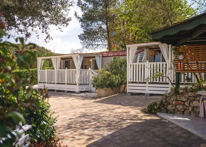 홀리데이파크 Tina 브르사르