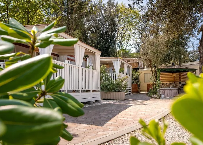 Tina 홀리데이파크 브르사르