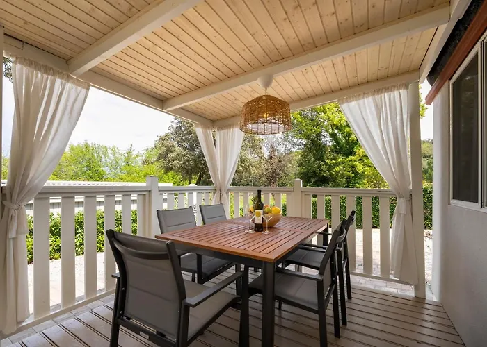 Tina 홀리데이파크 브르사르