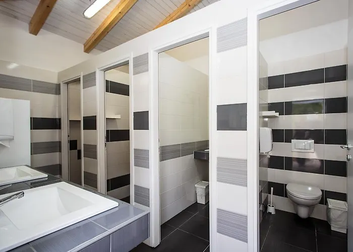 Tina 4* 弗尔萨尔