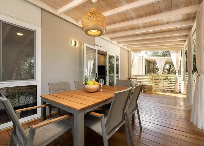 假日公园 Tina 4*