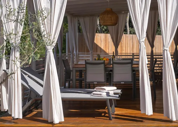 Tina 홀리데이파크 4*