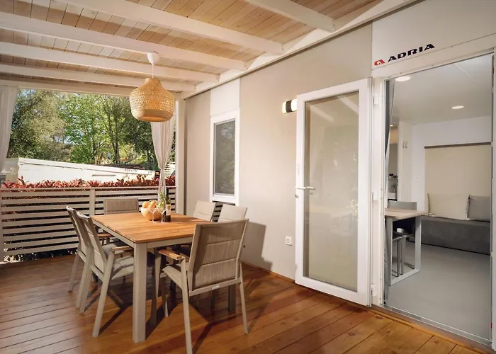 Tina 假日公园 4*